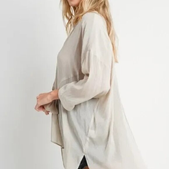 CLEAR OUT!!!! Tie-Front Dolphin Hem Tunic Shirt - Picture 7 of 8